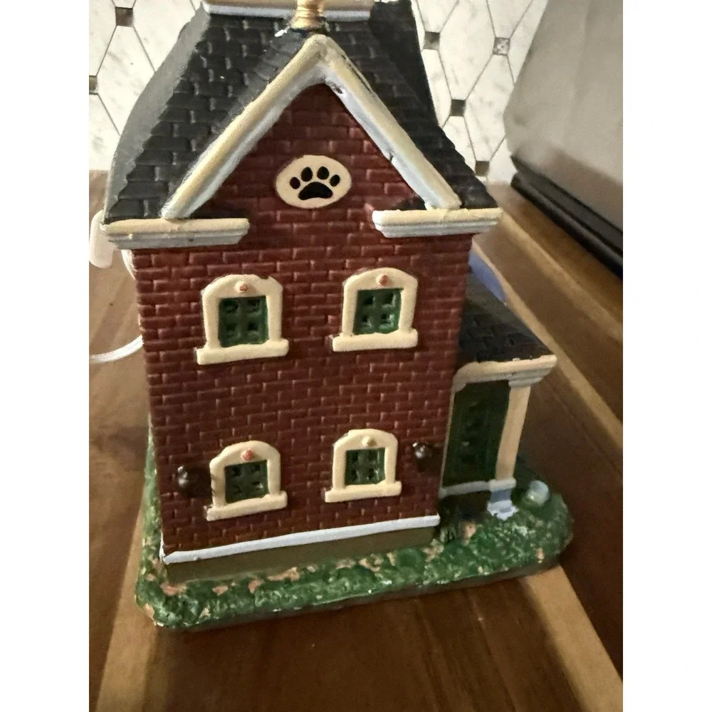 Lemax Coventry Cove Wags N Whiskers Pet Lodge Christmas Village Lighted 2015 Box